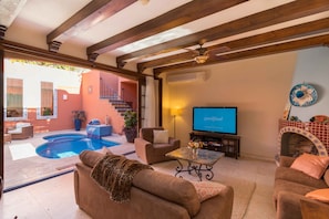 2 BD & 2.5 BR Home with pool and minutes from the Beach of Loreto Bay
