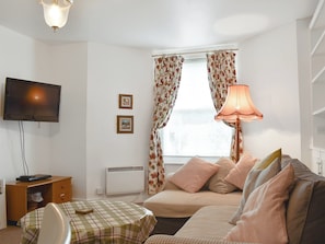 Comfortable living/ dining room | Flat 1 Garden View - Moray Apartments, Lowestoft