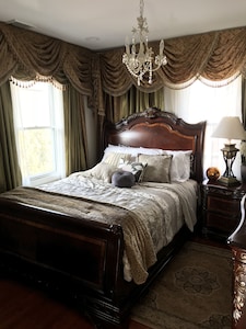 Beautiful Room and Accommodations, close to everything!