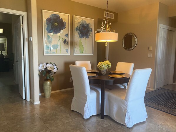 Dining table that extends to seat 6