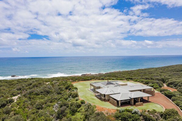 Nestled high on a hill overlooking the ocean, Incognito offers a picturesque escape that oozes luxury.
