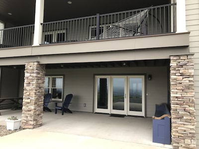 Fully Handicapped Accessible apartment with awesome mountain views