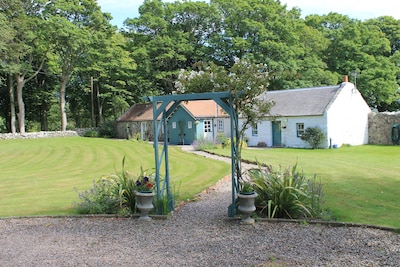 2 bedroom cottage, with far reaching views of the garden and open countryside.