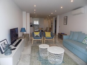 Living/dining room
