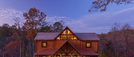 Luxury Meets Nature: The Great Getaway's Majestic Entrance