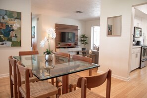 Dining Room Table for 6, Living Area