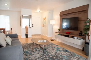 Living Area, sleeper sofa, flat screen