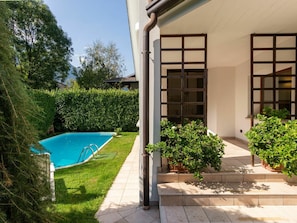 Plante, Bâtiment, Propriété, L'Eau, Ombre, Piscine, Ciel, Lot Terre, Rectangle, Condominium