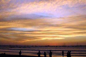 If you don't want to watch Tamarindo's sunsets from your balcony you can walk across the beach to watch the sun drop from the beach. 