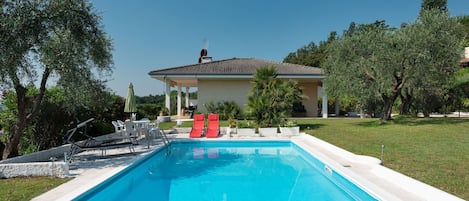 Swimming Pool, Property, House, Real Estate, Home, Building, Villa, Estate, Residential Area, Backyard