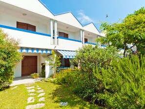 Propriété, Maison, Domicile, Bâtiment, Immobilier, Végétation, Zone Résidentielle, Architecture, Appartement, Herbe