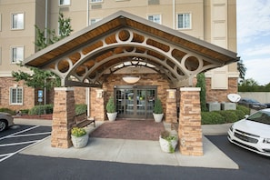 You’ll enjoy a relaxing vacation at this prime destination!