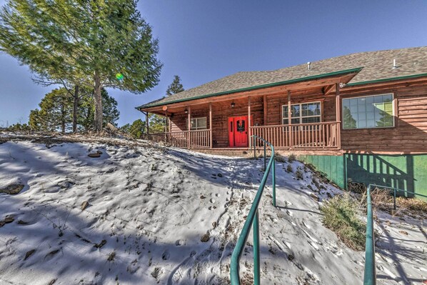 Ruidoso Vacation Rental | 4BR | 3BA | 2,700 Sq Ft | 2 Steps for Entry