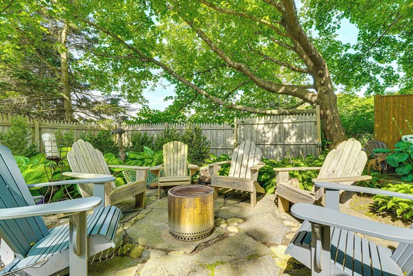 Boothbay Harbor Vacation Rental Home | 3BR | 1BA | 900 Sq Ft | Steps to Access