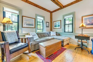 Living Room | Wine Pine Floors
