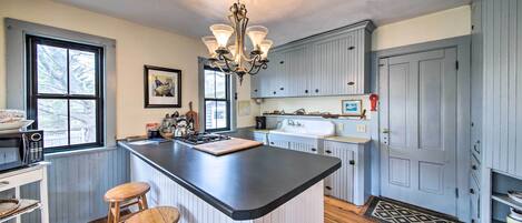 Boothbay Harbor Vacation Rental Home | 3BR | 1BA | 900 Sq Ft | Steps to Access