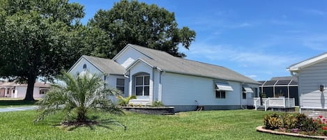 Large yard for the grandkids to play in