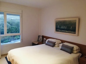 Master double bedroom with en-suite 