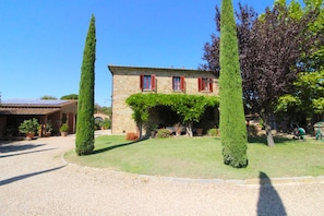 Plante, Ciel, Bâtiment, Maison, Arbre, Lot Terre, Surface De La Route, Fenêtre, Herbe, Paysage