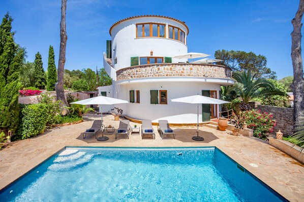 Travila Holidayrental Villa Redonda with Pool