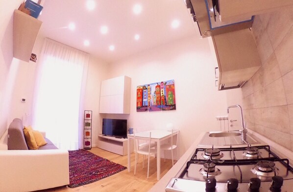 living room/kitchen
