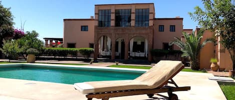 Palais Souad - garden and swimming-pool