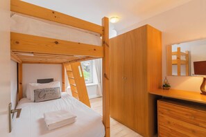 Bunkbeds and storage space