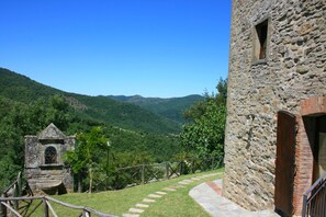 Sky, Plant, Property, Building, Azure, Mountain, Tree, Cottage, Landscape, Rural Area