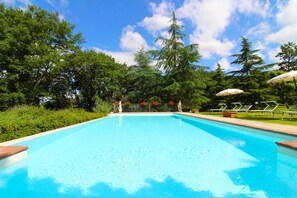 Agua, Nube, Planta, Cielo, Piscina, Árbol, Sombra, Hierba, Paisaje Natural, Ocio