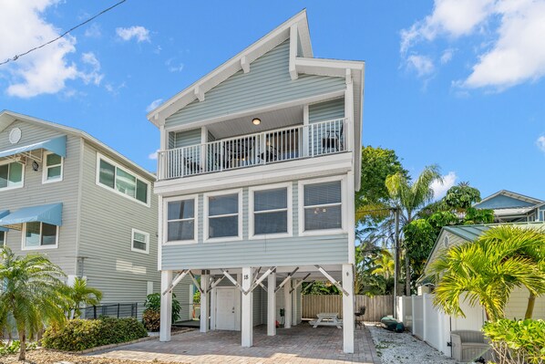 Welcome to Sunset Beach House
