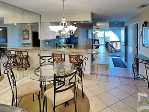 Dining Area - Seating for Four