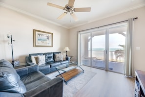 Casual Elegance - 843 Cinnamon Beach’s tasteful décor and creamy hues add to the relaxed feel of this comfortable condo.