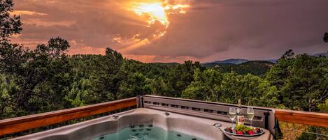 Private Hot Tub + Amazing Views