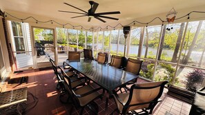 Screened Porch Outdoor Dining, Seats 8