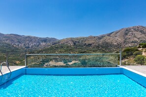 Infinity pool 

