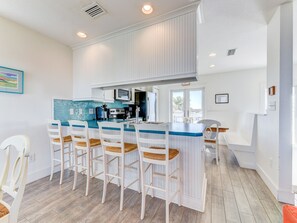 Breakfast Bar - Seating for Four