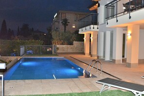 Pool nightview