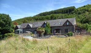 Pine Cottage is next door to Little Haven