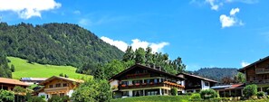 Ferienwohnung Lea-Stübchen im Haus Sonnenschein-Das Haus Sonnenschein mit Walmberg