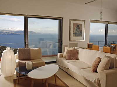 Seaview maisonette schinias, is a modern and minimal property with 