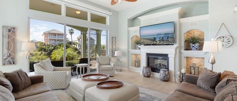 Light, Bright and Airy - Soaring ceilings, lots of light and comfortable surroundings let you make the most of this luxurious beach home.