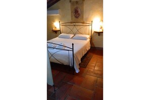 Furniture, Lamp, Comfort, Interior Design, Wood, Bed Frame, Bed, Building, Flooring, Rectangle