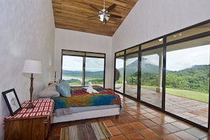 Serenity House. Master bedroom with King Size Bed.
El Castillo. Costa Rica.