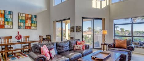Welcome to Spinnaker's Reach 704!