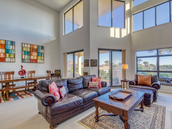Welcome to Spinnaker's Reach 704!