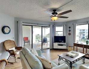 Colony Reef 2307 | Living Room