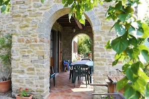 Plante, Table, Pot De Fleur, Bâtiment, Chaise, Plante D'Appartement, Architecture, Immobilier, Arbre, Loisir