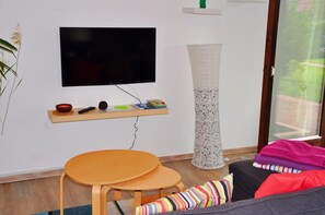 Ferienwohnung 52qm mit sonniger Terrasse und Bergblick-Wohnzimmer