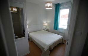Drift off to sleep in the comfortable double bed for 2.