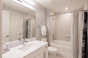 Bethesda 1 Bedroom Bathroom